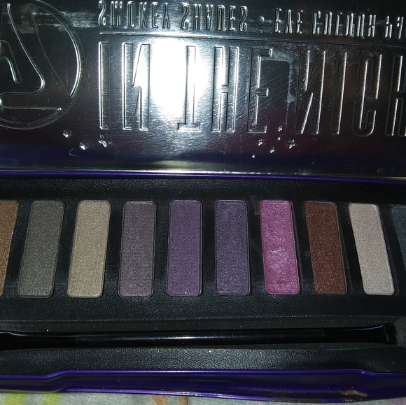 Eyeshadow - Picture 2 of 2